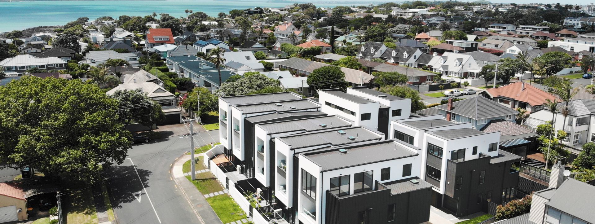 AM Homes – AM Homes